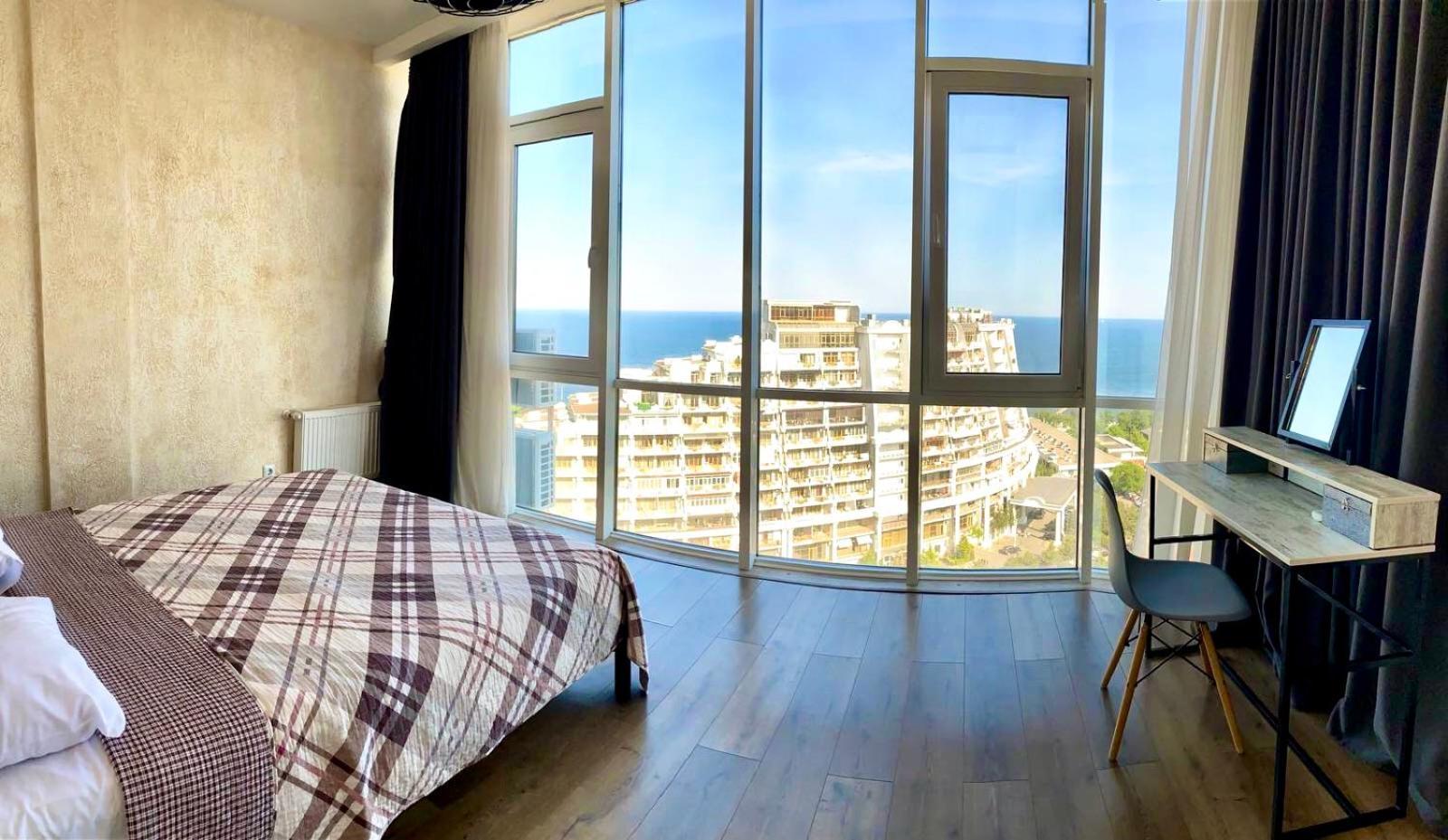 Arcadia Promenade Grand Apartments Одесса Номер фото