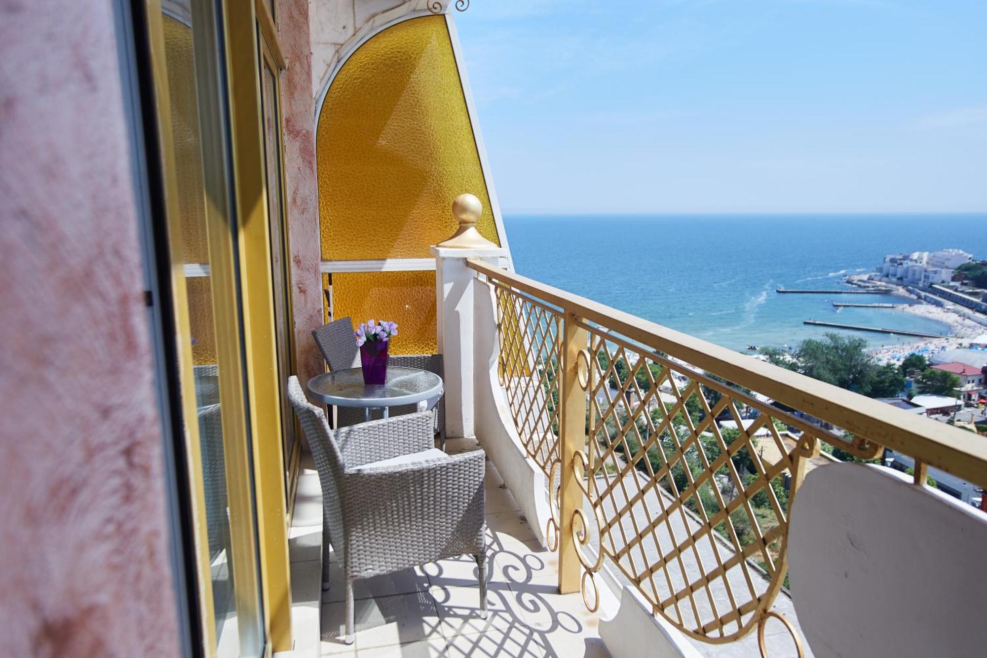 Arcadia Promenade Grand Apartments Одесса Номер фото